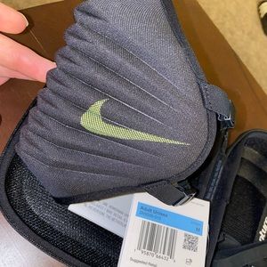 Nike Venturer Sport Performance Mask Black Size M